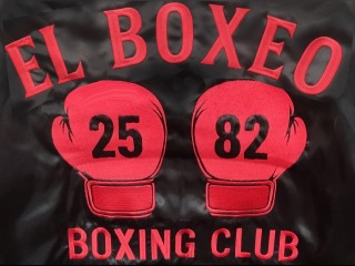 Großer Stickaufnäher – Individuelles Logo